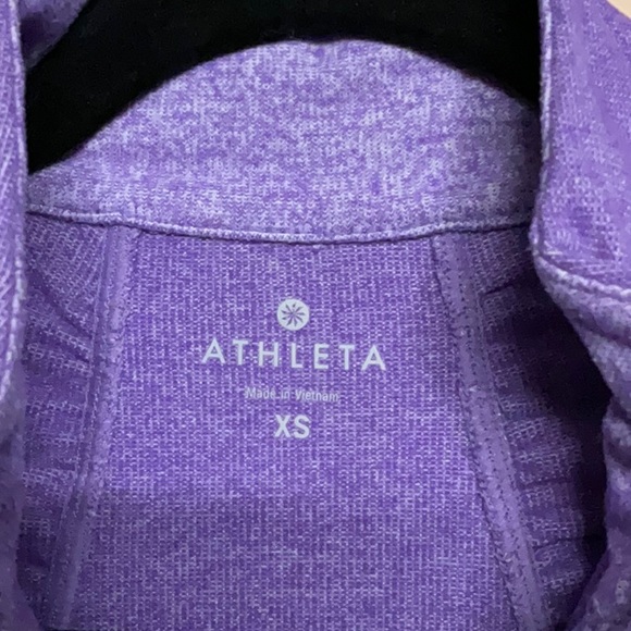 Athleta Olompali 1/2 zip pullover with thumb holes, size XS color purple/lilac - Picture 3 of 8